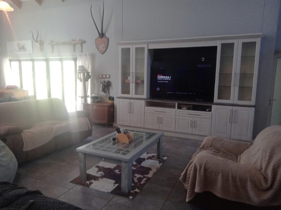 5 Bedroom Property for Sale in Wavecrest Eastern Cape